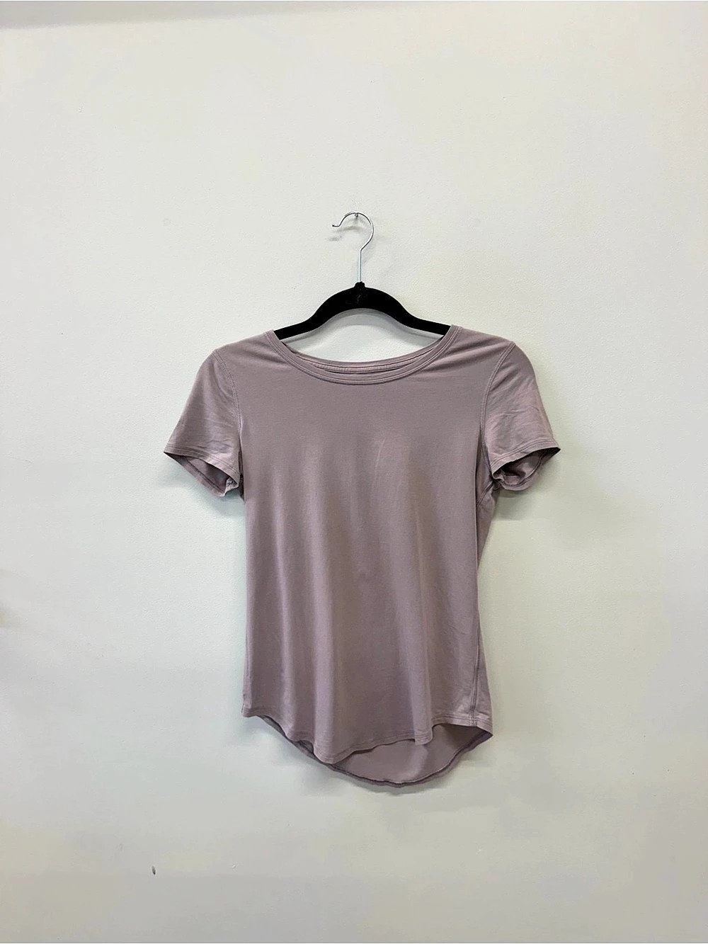 Lululemon Love Crewneck T-Shirt Short Sleeve Top in lavender Like New